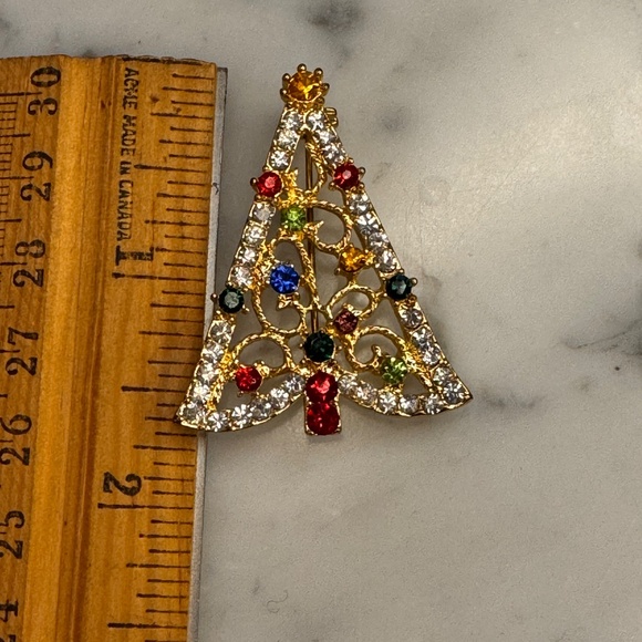 8 Christmas Themed Vintage Gold Tone Enamel and Rhinestone Brooches. - Picture 9 of 11